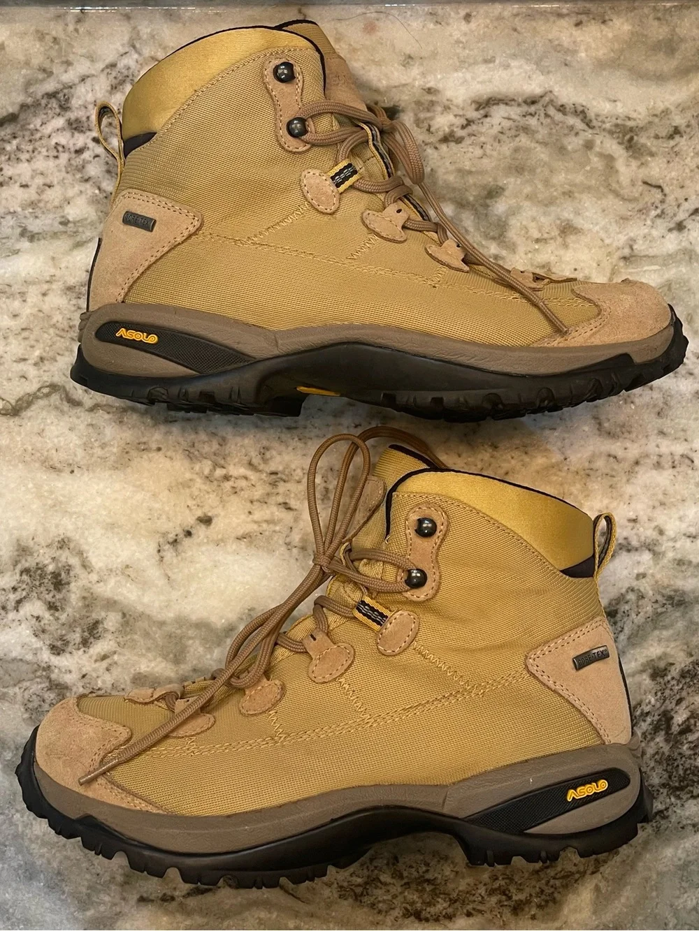 Asolo Women’s Tan and Brown Hiking Boots Stratus GTX Gore Tex Fleece Lined